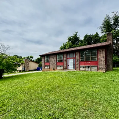 7512 S WHISPERING OAK CIRCLE, POWELL, TN 37849