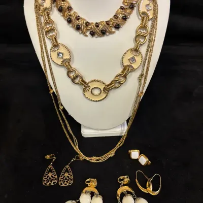 Fine & Costume Jewelry, Disney Collector Pins