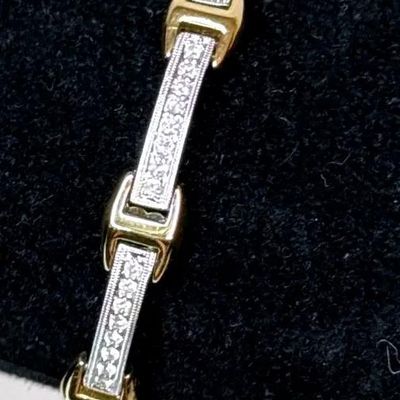 Quality Curated Online Auction by Caring Transitions - Ends 8/31!
