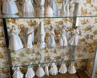 A MOMENT IN TIME - Darien - Huge Miniature collection COINS Jewelry Dolls and more!!