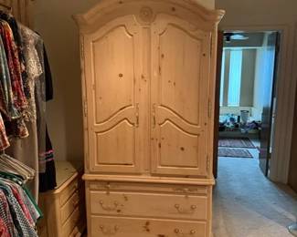 Golden Girls and a Guy Estate Sale