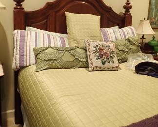 Beautiful Large Home in Lakeville - Brass Bed - Beds - Large Round Sectional - This House is Packed