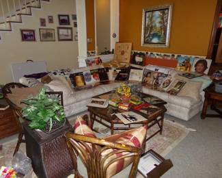 SPECTACULAR FLORESVILLE ESTATE SALE