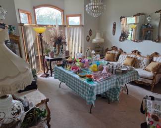 W Lansing Mi, 4 Day Estate Sale, Hollywood Regency Furnishings, Glassware, Collectibles, & More!