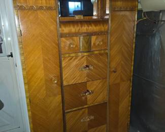Sale on Caroline dr. Hosted by mel & tee's estate sales