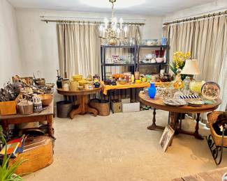 ESTATE EXTRAVAGANZA IN TEXAS CORNERS!  Vehicles, Antiques, Glassware, Collectibles, Decor ++++