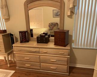 Fabulous Clean Home W/ Treasures, Jewelry & Boxes, Pyrex, Clocks, Art, Albums, Quilts, Wicker & More
