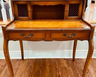 Teacher & Crafter's Paradise Estate Sale in Temple Terrace!