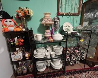 VAUGHT CIRCLE Estate Treasures