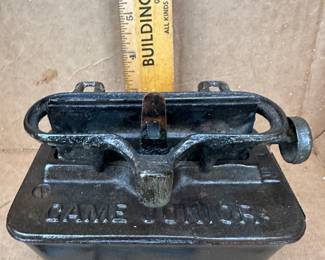 Lexington Antiques and collectibles ONLINE auction