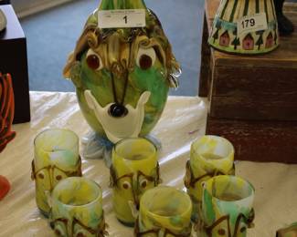 ANTIQUES COLLEECTIBLES COINS QUILTS AND MORE