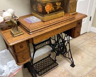 Amanda & Bobby Estate Sales Service