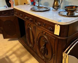 Victorian Elegance, Western Treasures & Collector Finds!