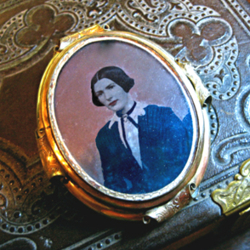 A Touch Of Class Estate Sales logo